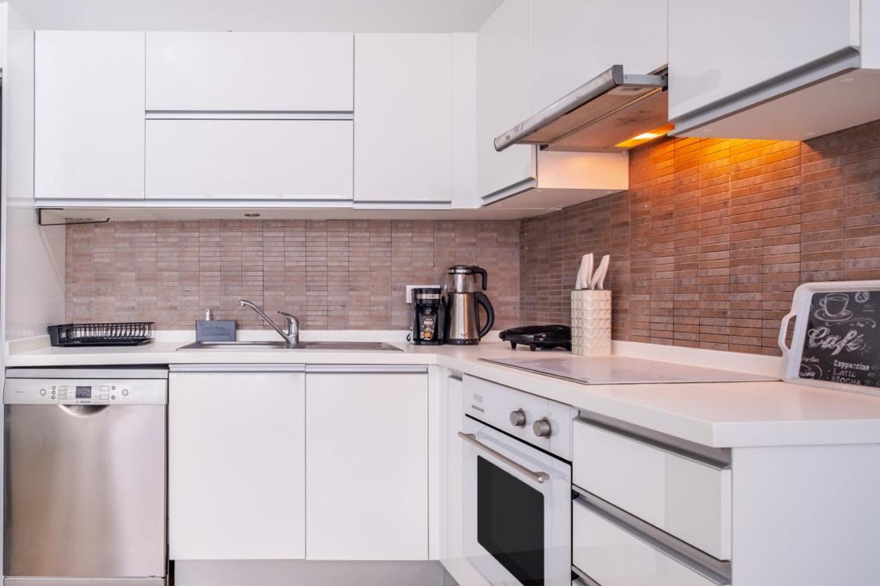 Charming Flat With City View In Atasehir Istanbul Exterior photo